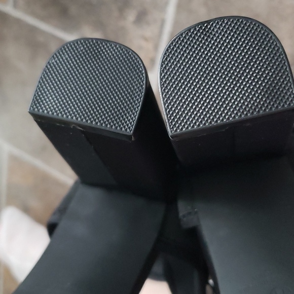 FASHION NOVA 6 INCH GLADIATOR STYLE CHUNKY PLATFORM HEELS SIZE 11 - Picture 10 of 14